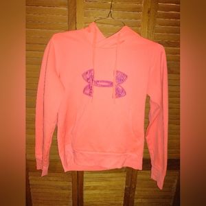 Women's MED Under Armor hoodie